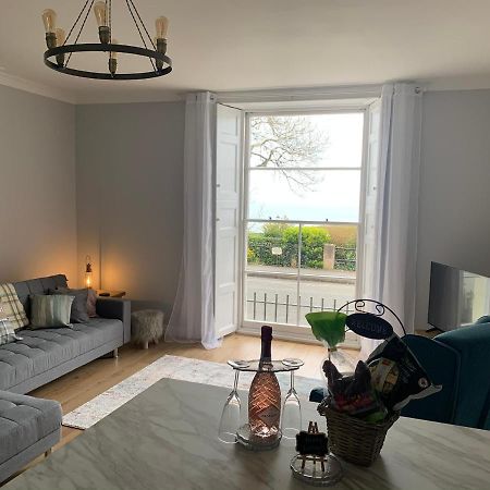 Beautiful Flat With Harbour Views Tenby Exterior photo