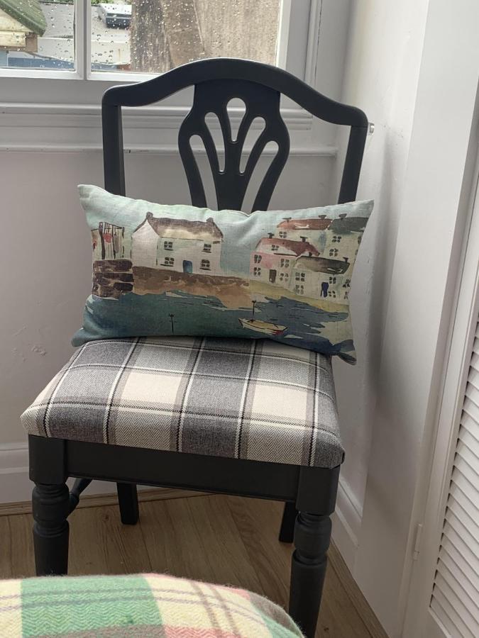 Beautiful Flat With Harbour Views Tenby Exterior photo