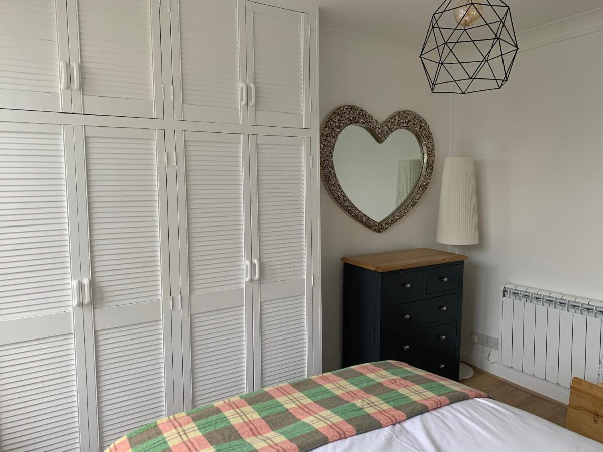 Beautiful Flat With Harbour Views Tenby Exterior photo