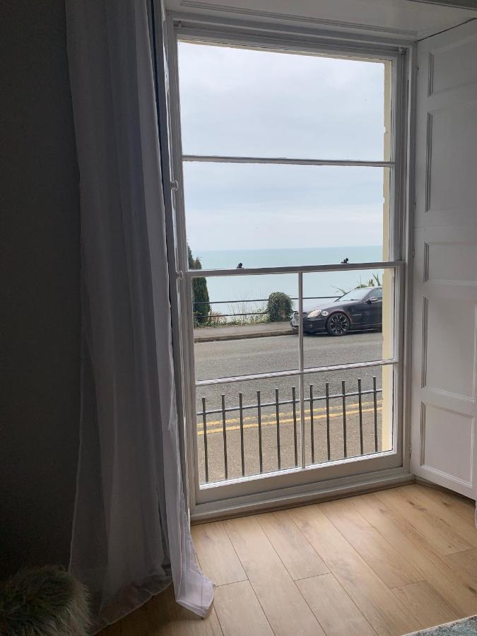 Beautiful Flat With Harbour Views Tenby Exterior photo
