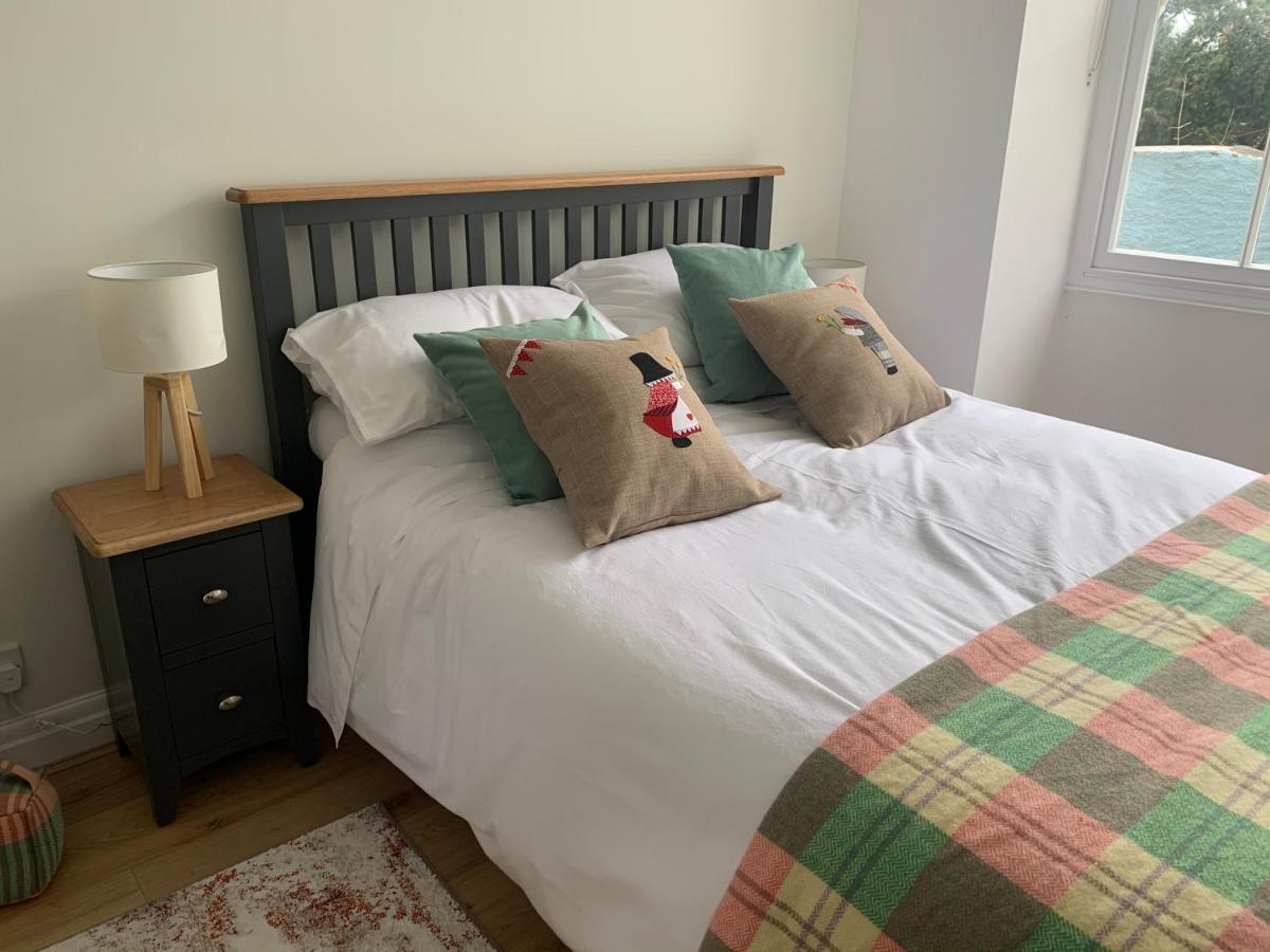 Beautiful Flat With Harbour Views Tenby Exterior photo